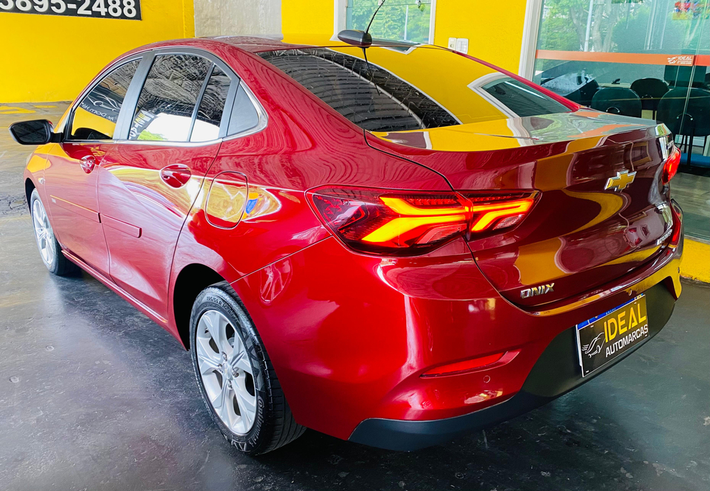 Chevrolet Onix Sedan Vermelho