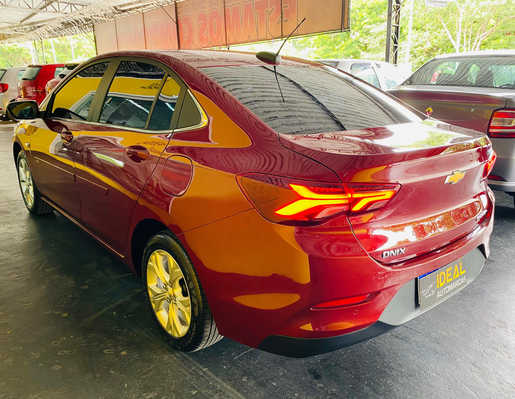 Chevrolet Onix Sedan Vermelho