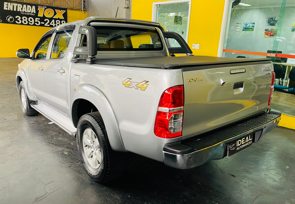 Toyota Hilux Cabine Dupla Prata
