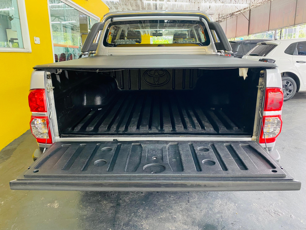 Toyota Hilux Cabine Dupla Prata