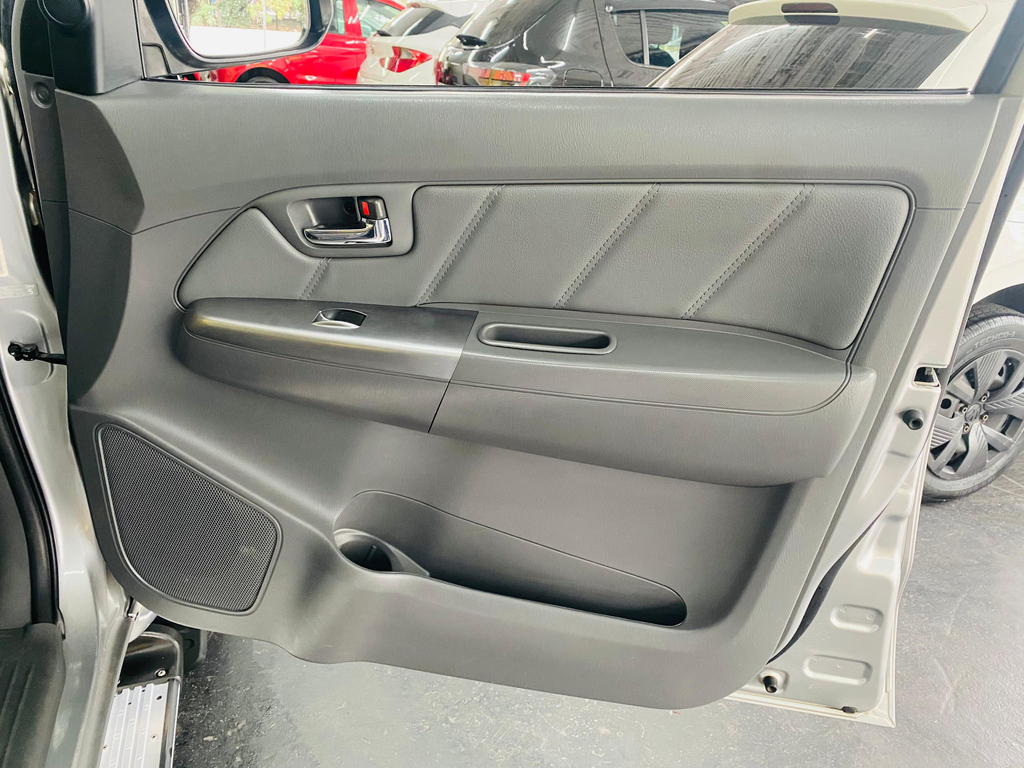 Toyota Hilux Cabine Dupla Prata