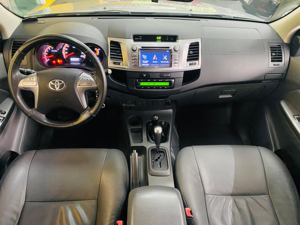 Toyota Hilux Cabine Dupla Prata