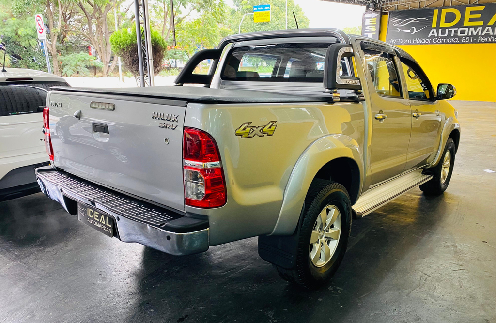 Toyota Hilux Cabine Dupla Prata
