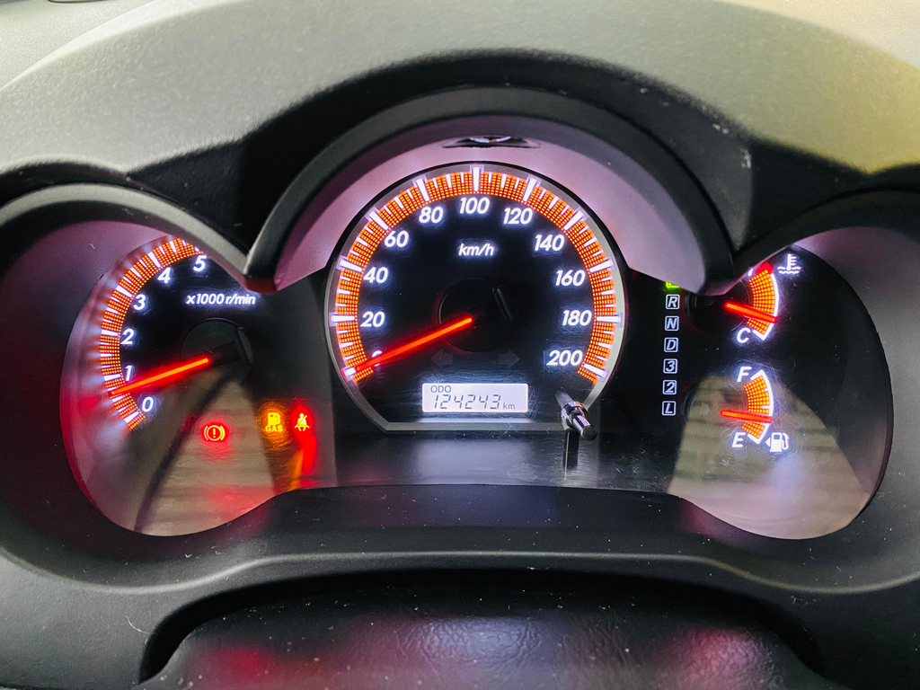 Toyota Hilux Cabine Dupla Prata