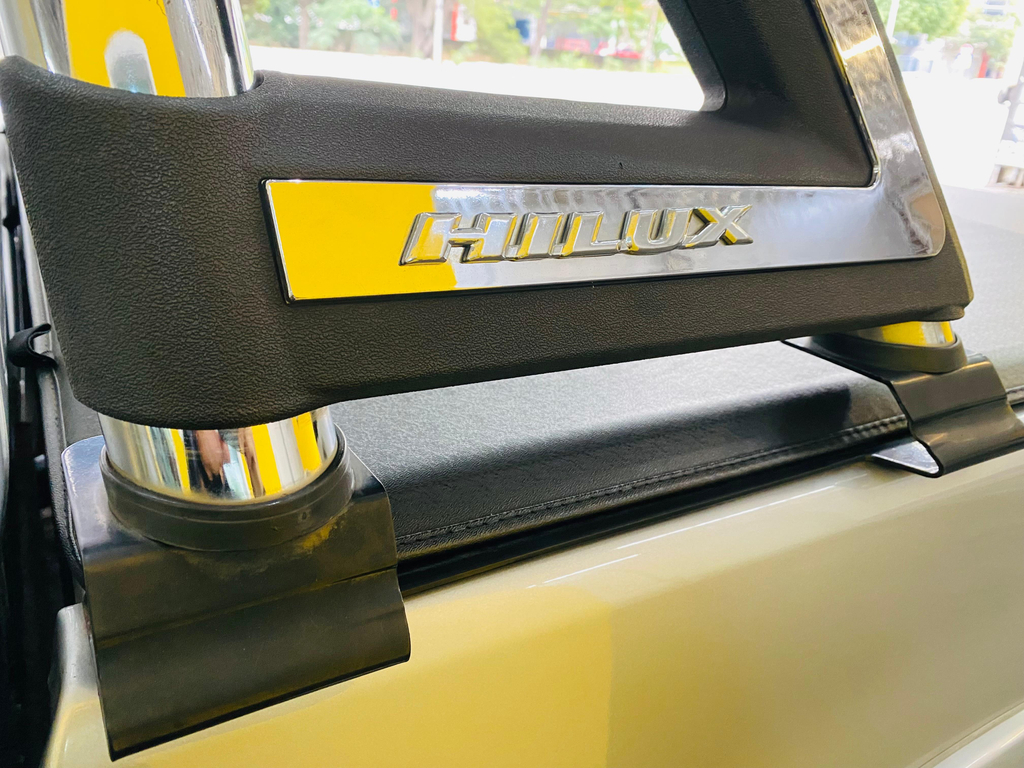 Toyota Hilux Cabine Dupla Prata