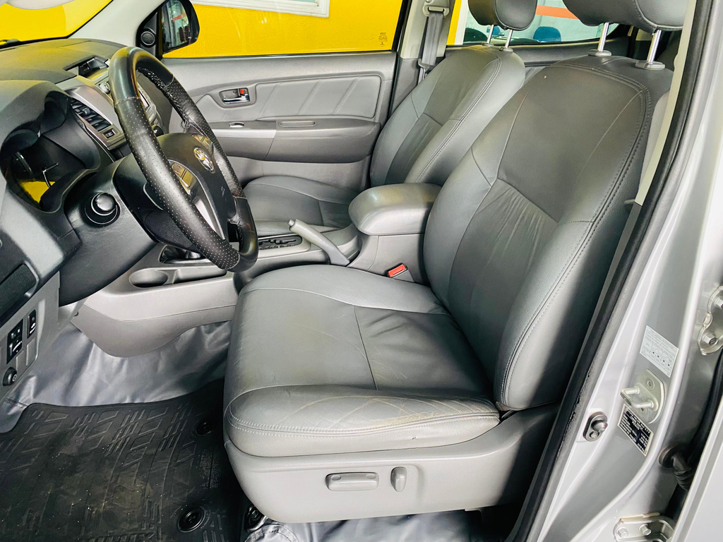 Toyota Hilux Cabine Dupla Prata