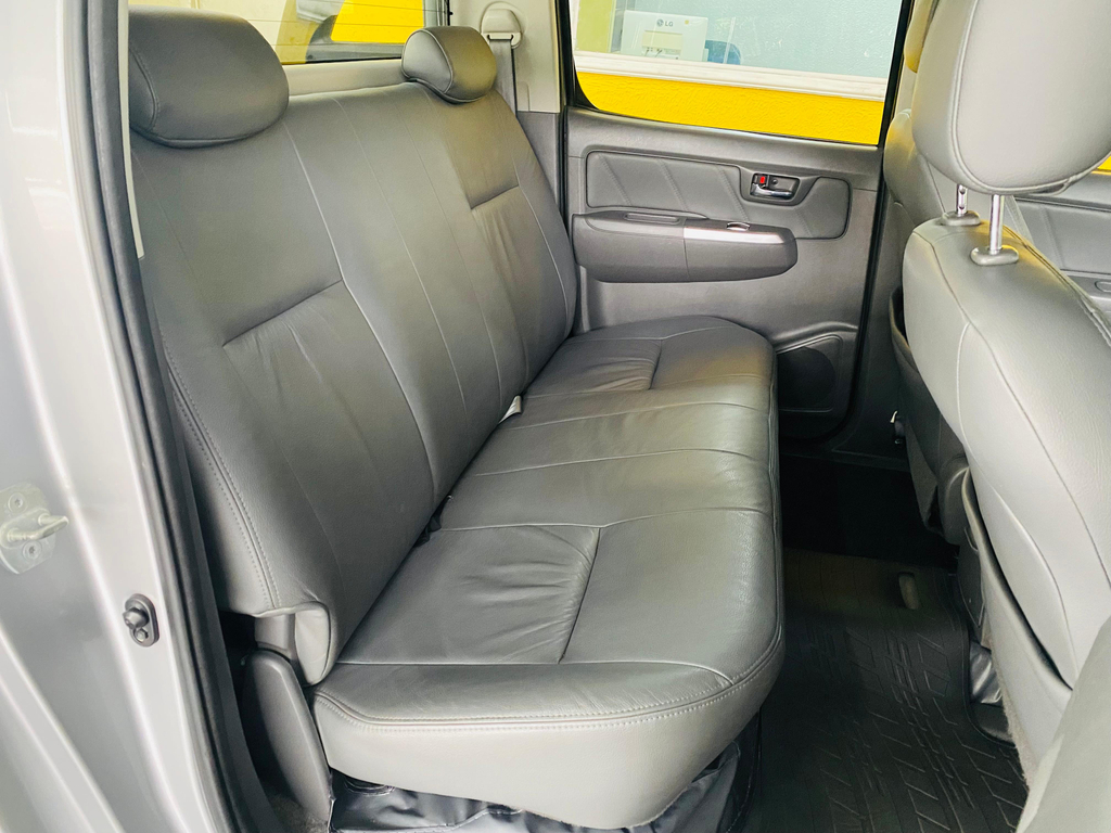 Toyota Hilux Cabine Dupla Prata