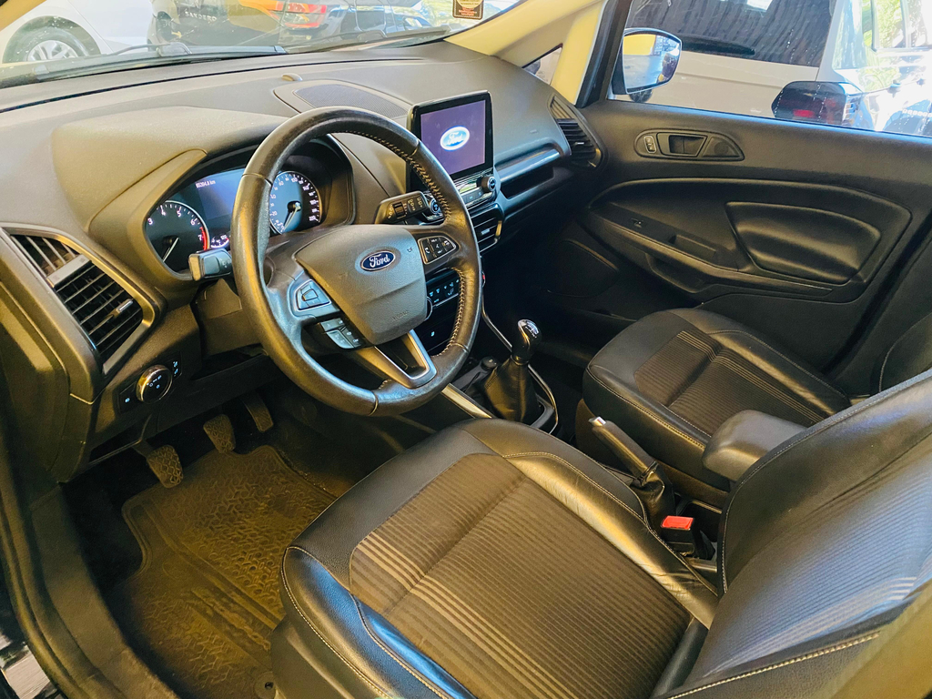 Ford EcoSport Preto