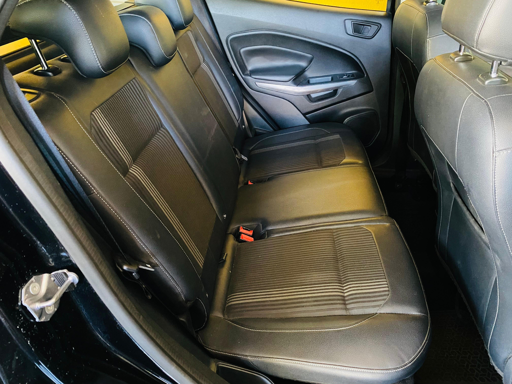 Ford EcoSport Preto