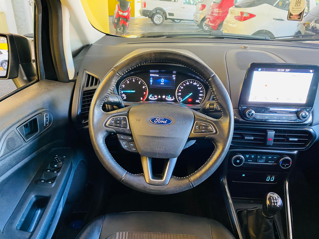 Ford EcoSport Preto