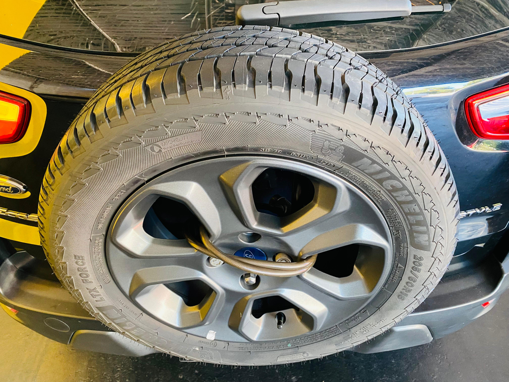 Ford EcoSport Preto