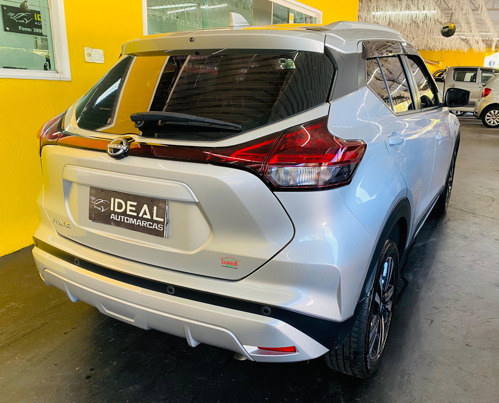 Nissan Kicks Prata
