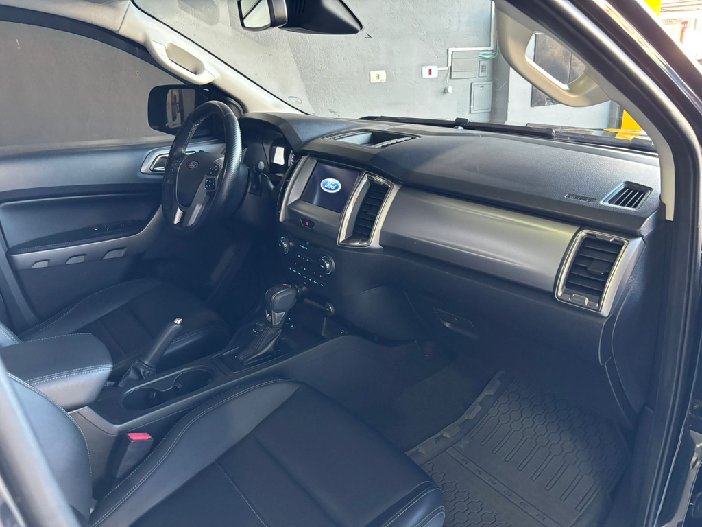 Ford Ranger (Cabine Dupla) Preto