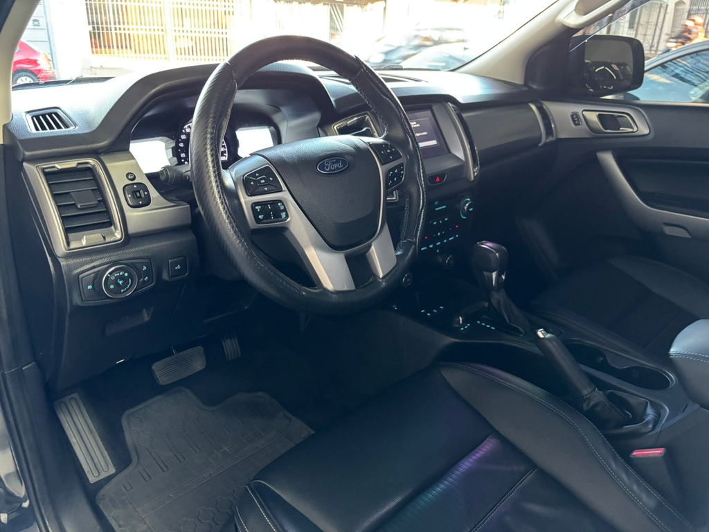 Ford Ranger (Cabine Dupla) Preto