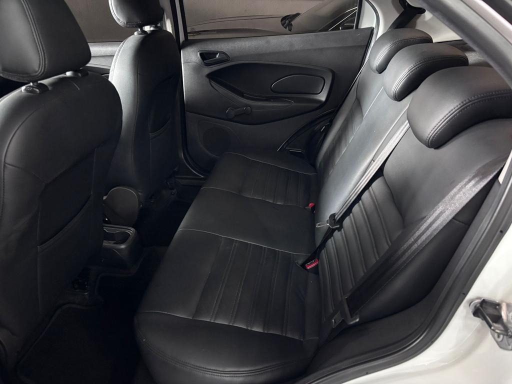 Ford Ka Sedan Branco