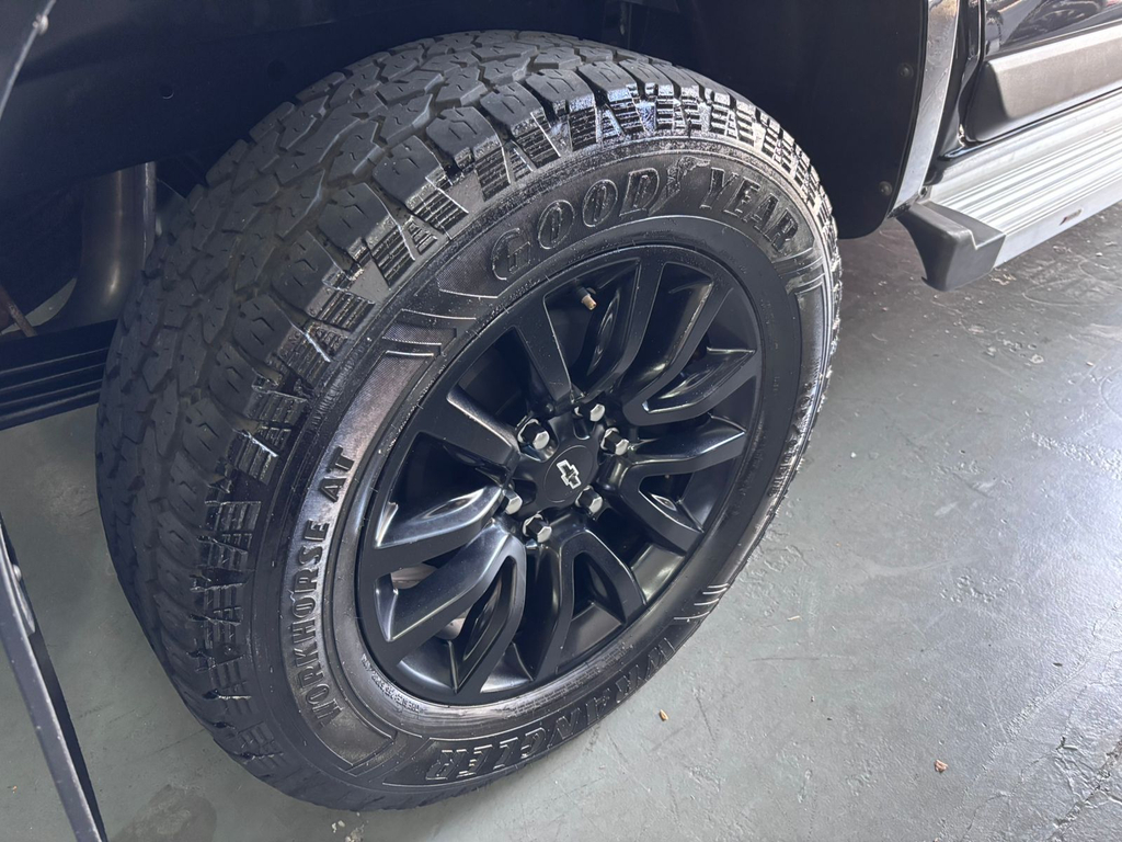 Chevrolet S10 Preto