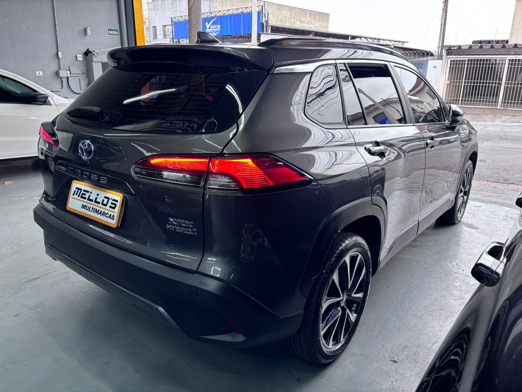 Toyota Corolla Cross Cinza