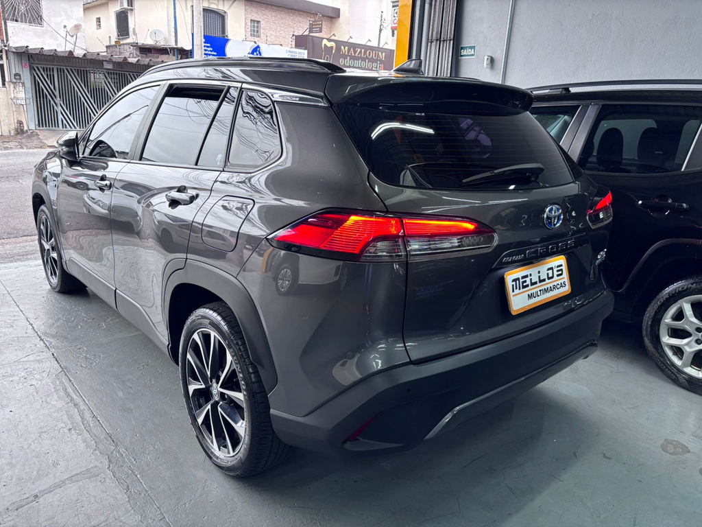 Toyota Corolla Cross Cinza