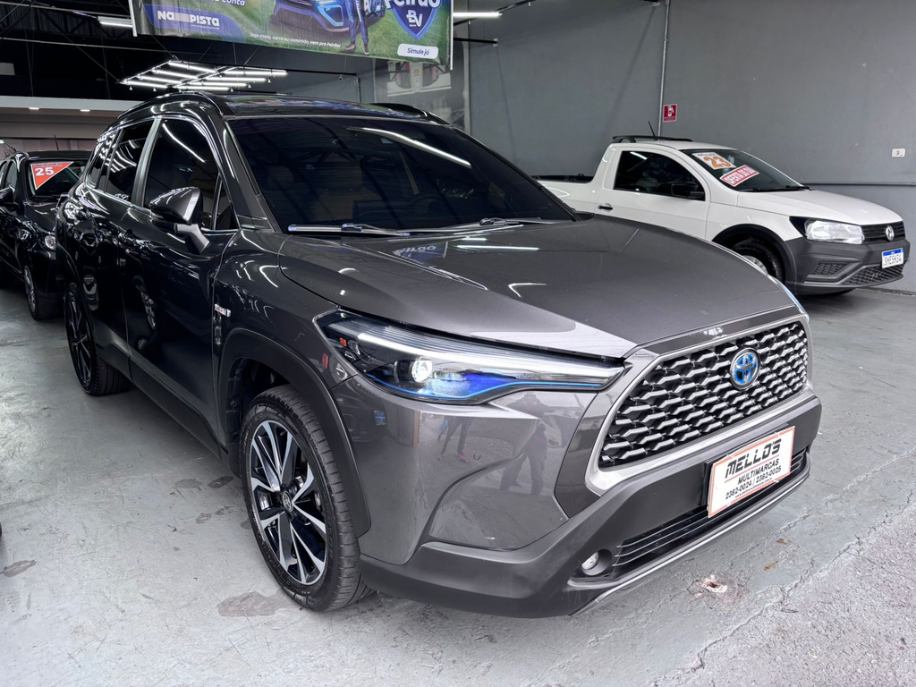 Toyota Corolla Cross Cinza