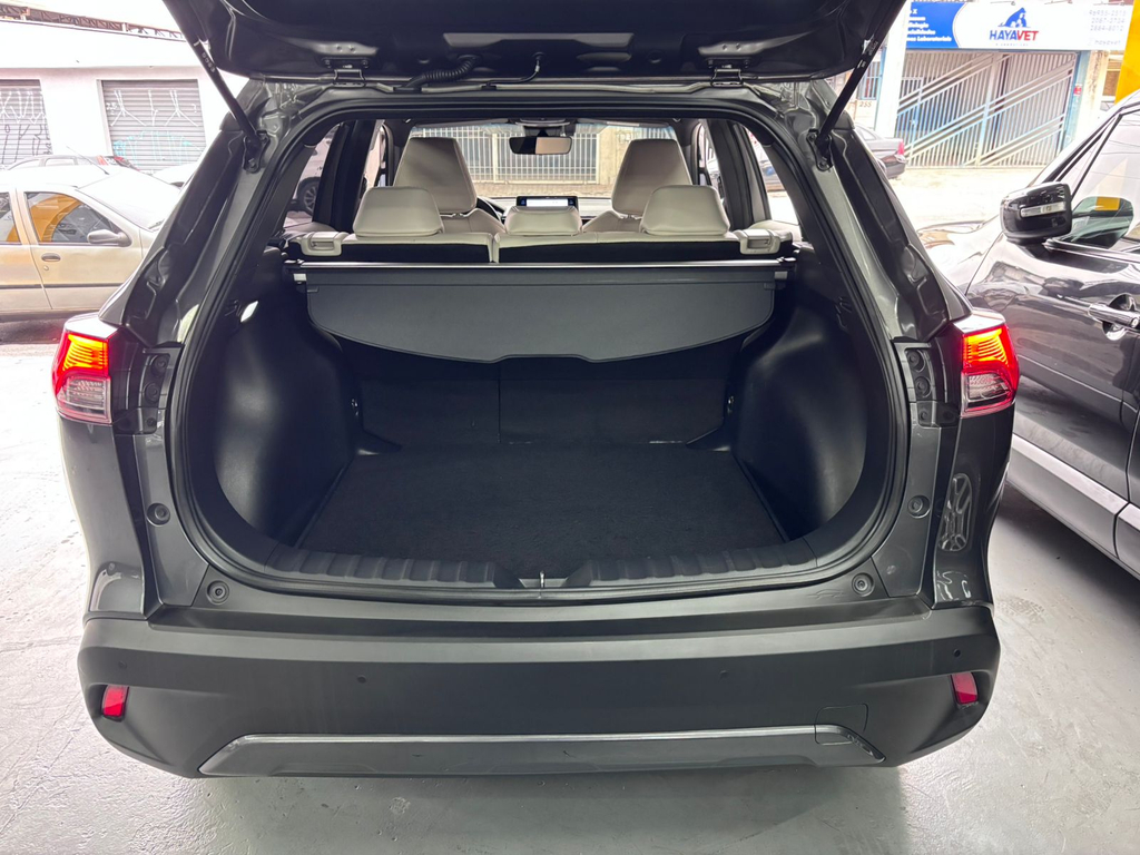 Toyota Corolla Cross Cinza