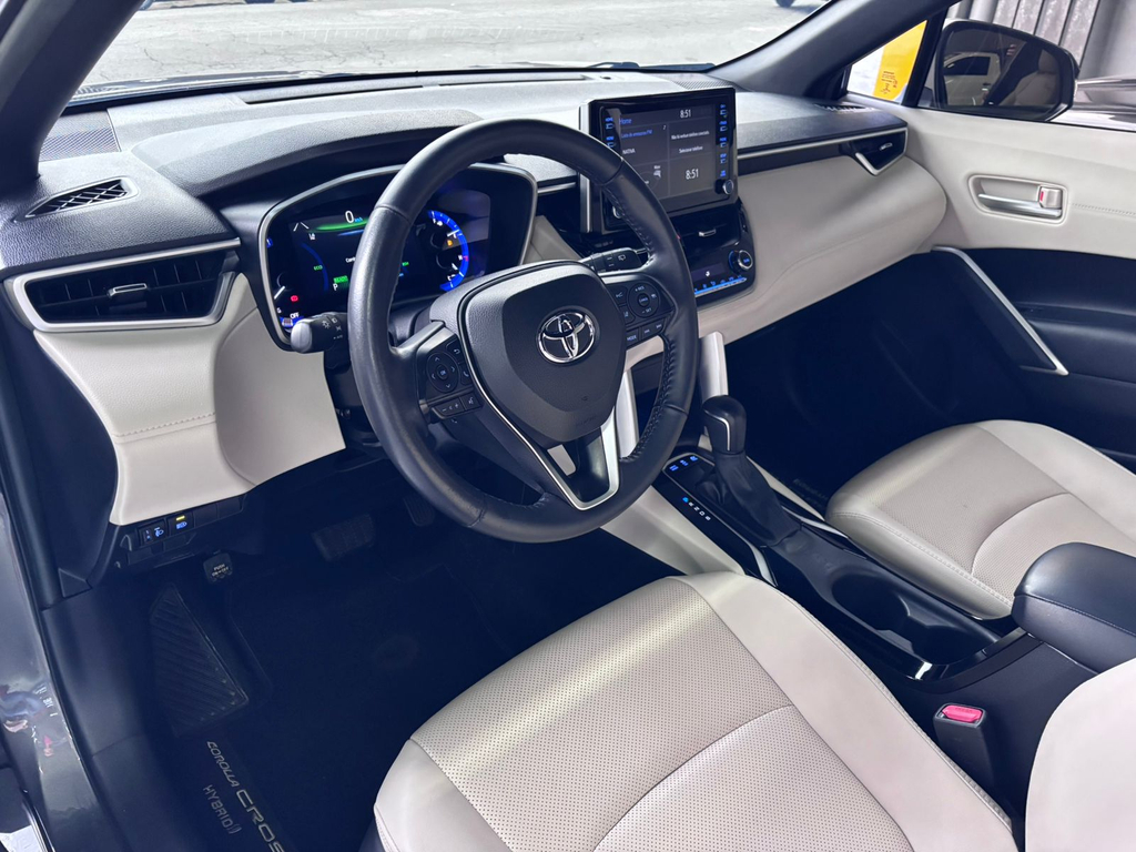 Toyota Corolla Cross Cinza