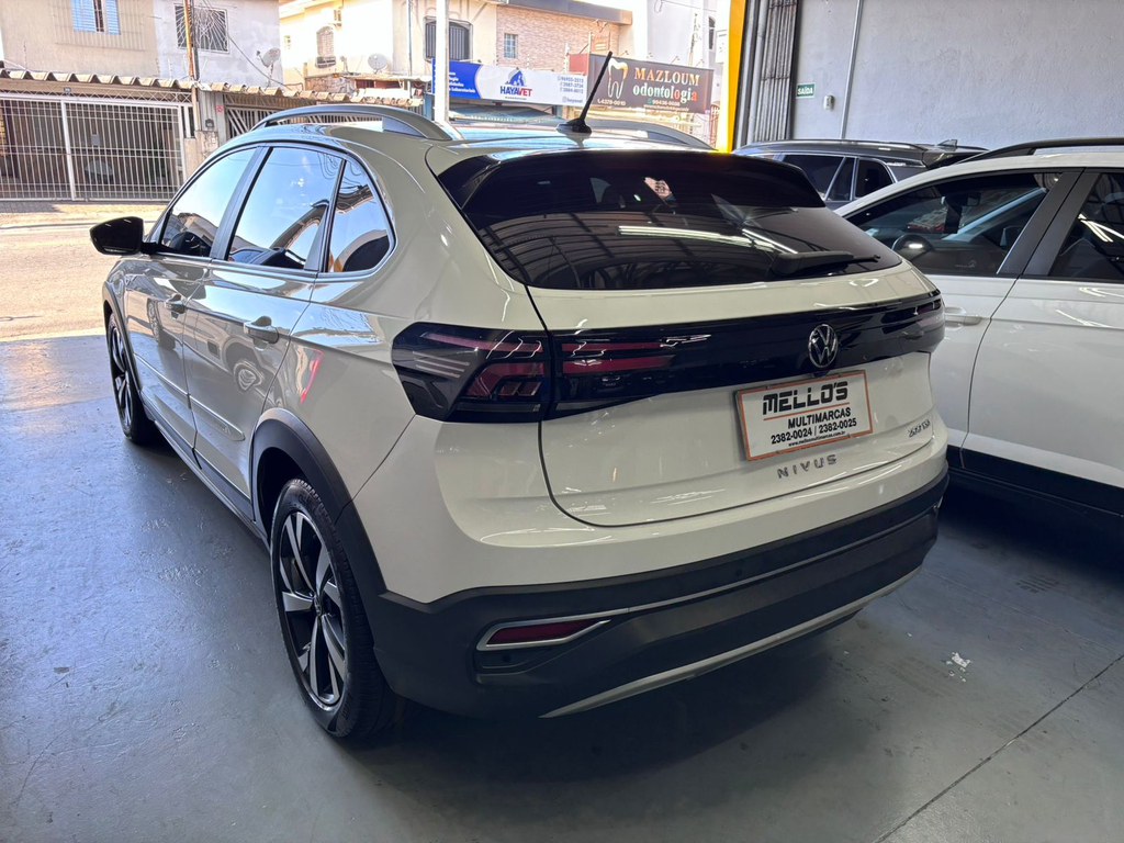 Volkswagen Nivus Branco