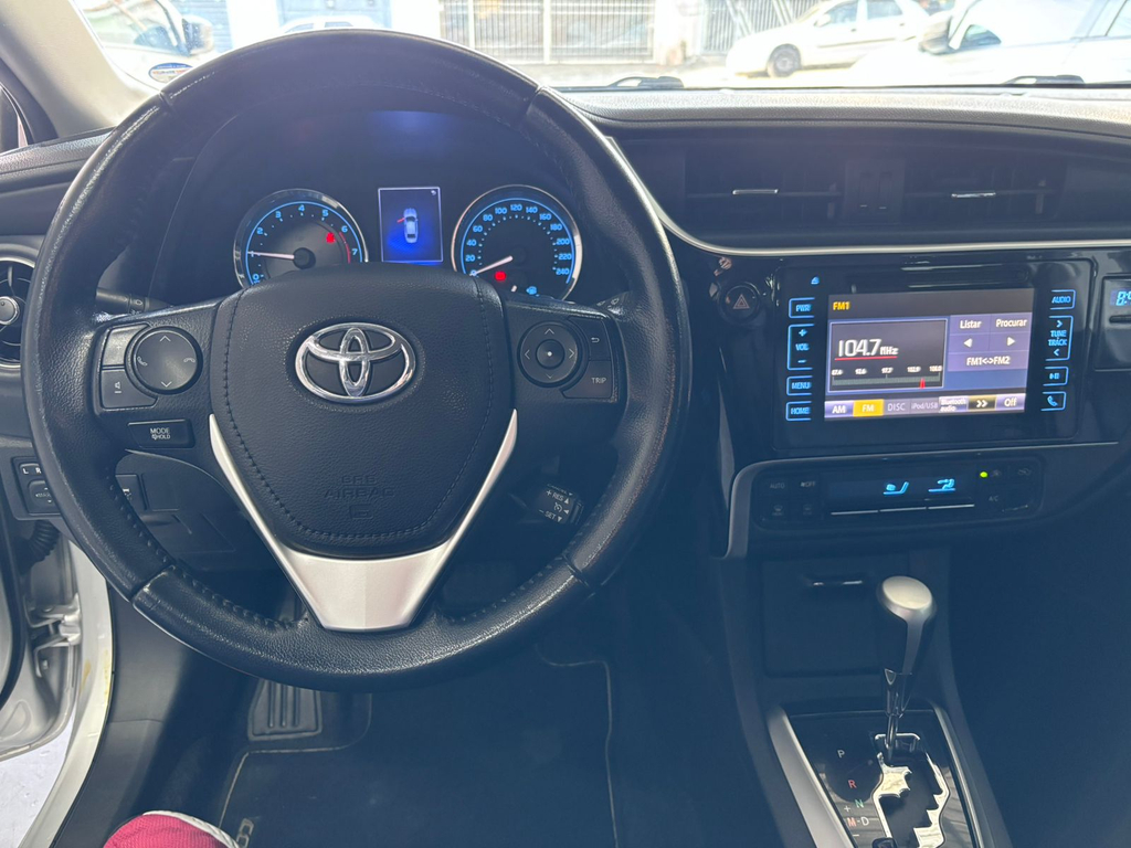 Toyota Corolla Prata