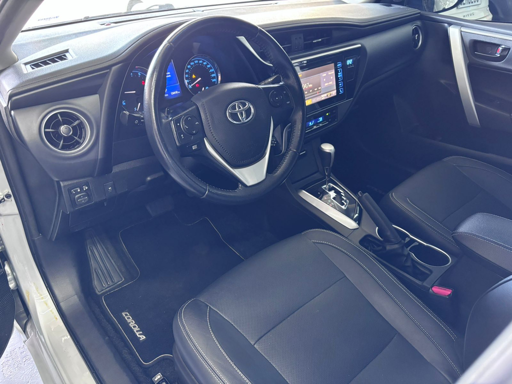 Toyota Corolla Prata