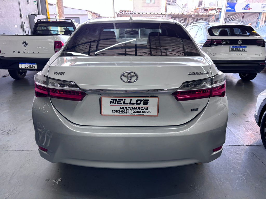 Toyota Corolla Prata