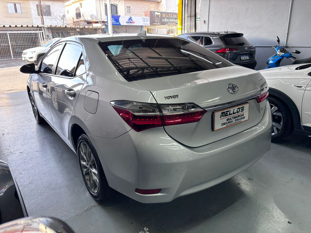 Toyota Corolla Prata