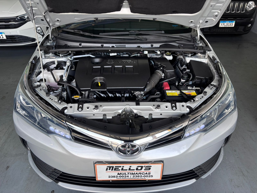 Toyota Corolla Prata