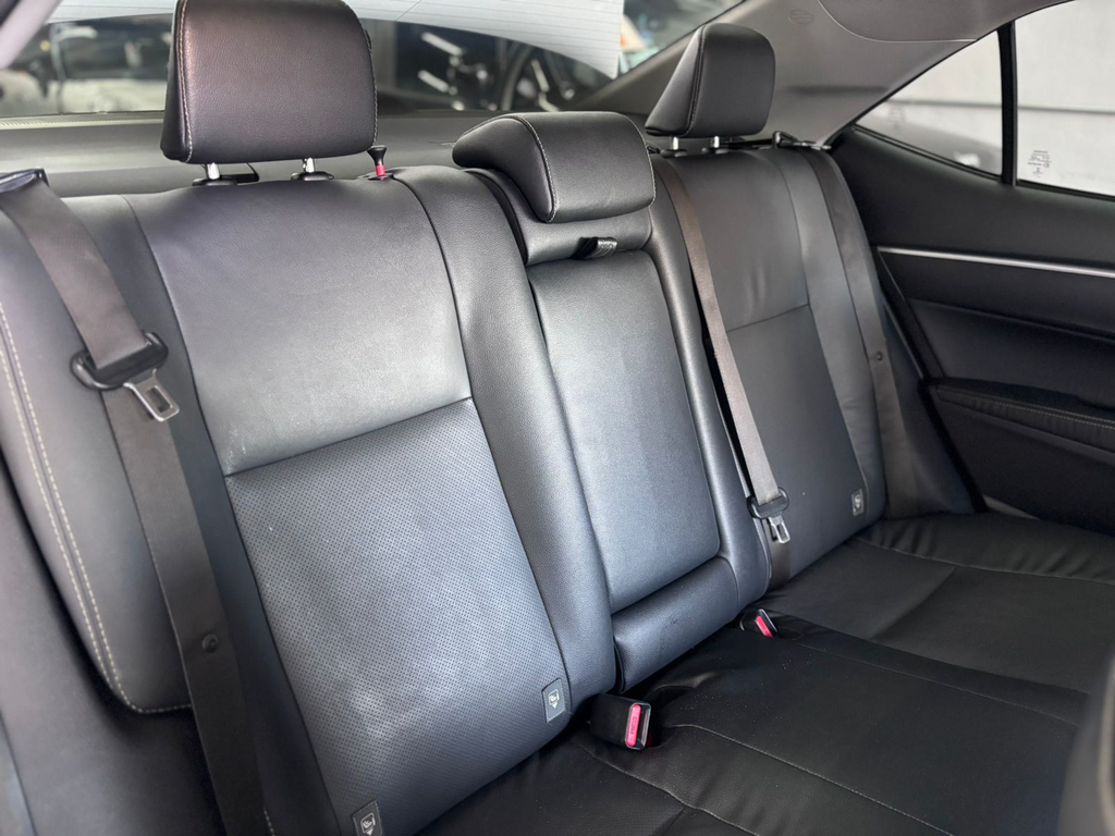 Toyota Corolla Prata