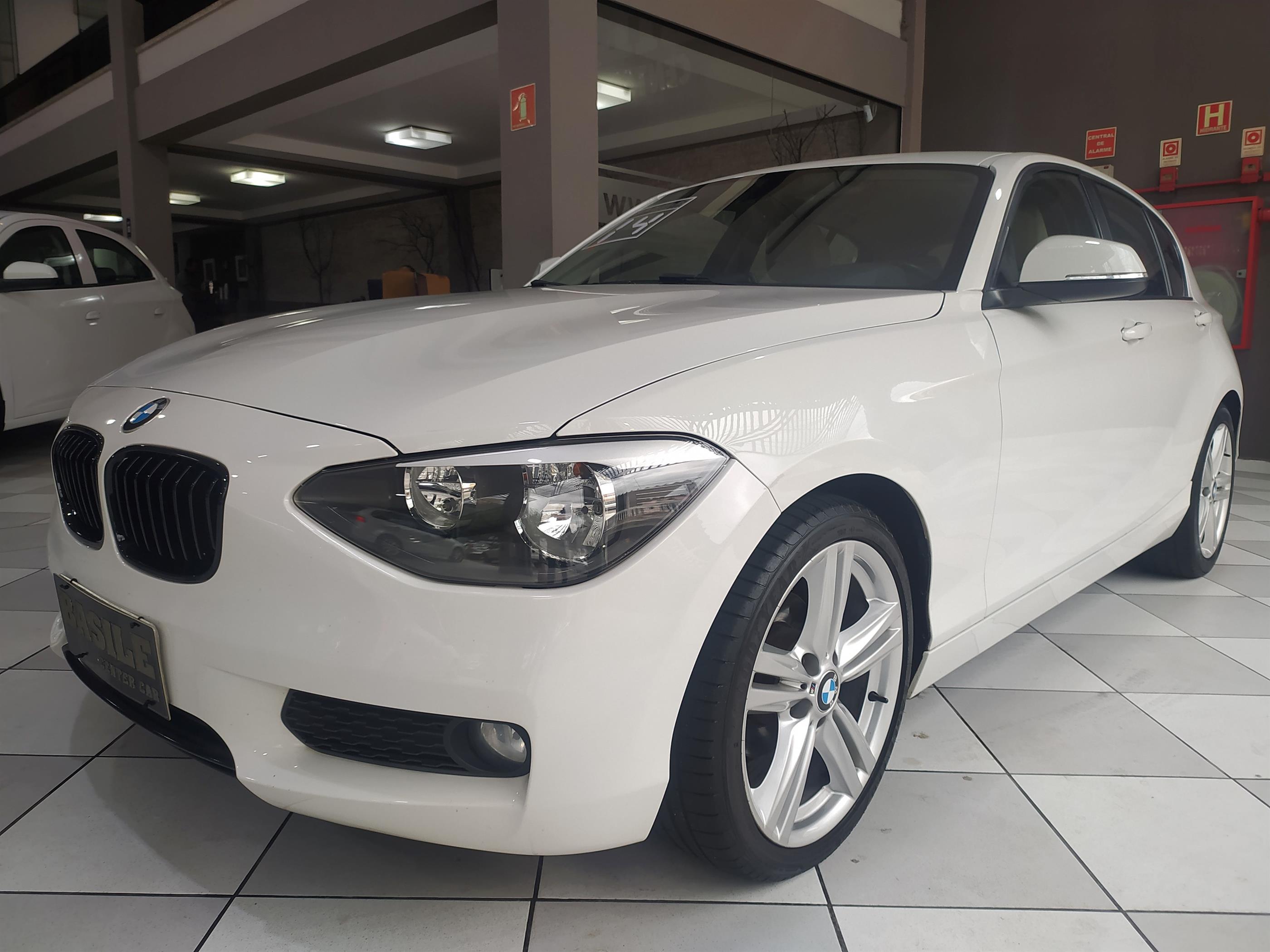 BMW 116iA Branco