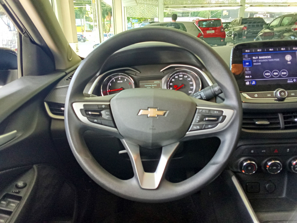 Chevrolet Onix Preto
