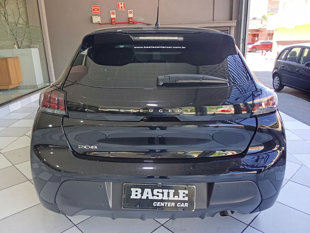 Peugeot 208 Preto