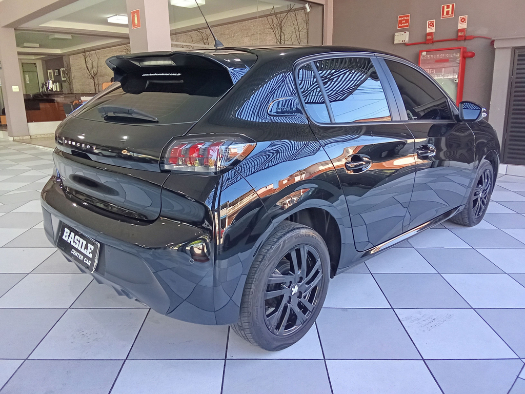 Peugeot 208 Preto