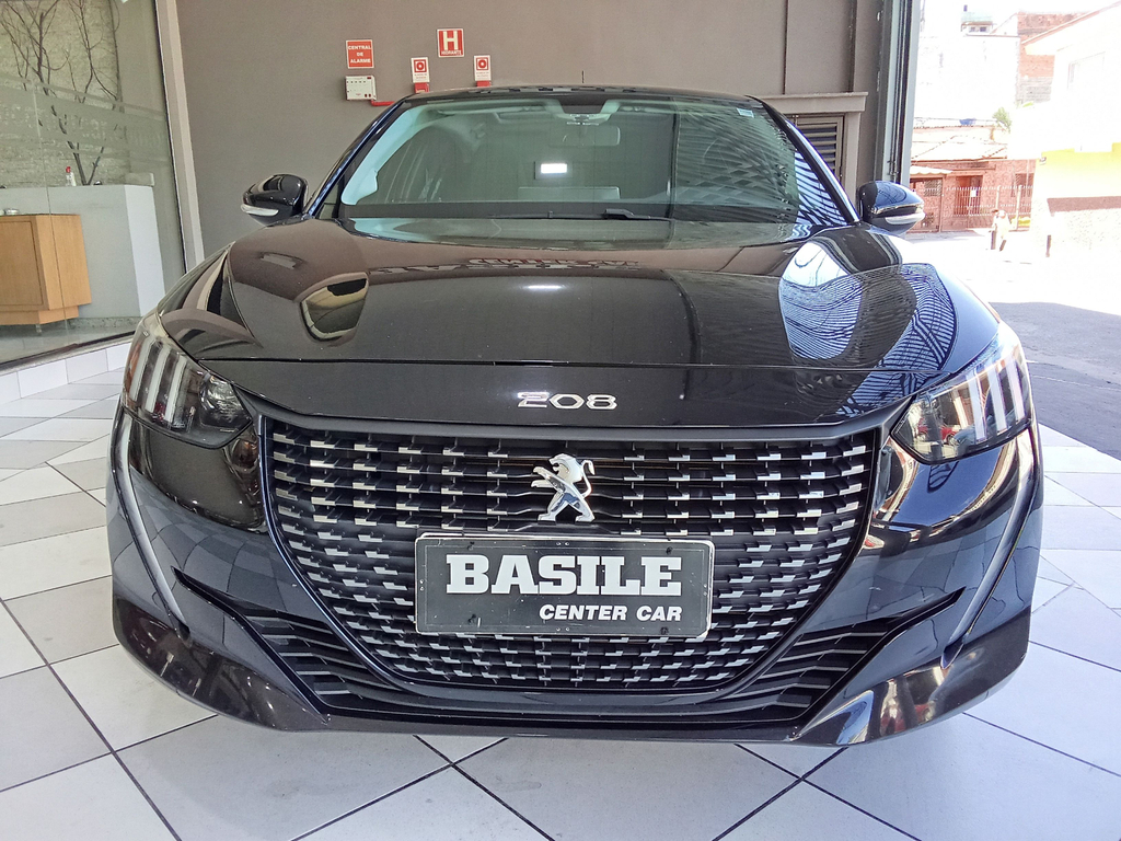 Peugeot 208 Preto