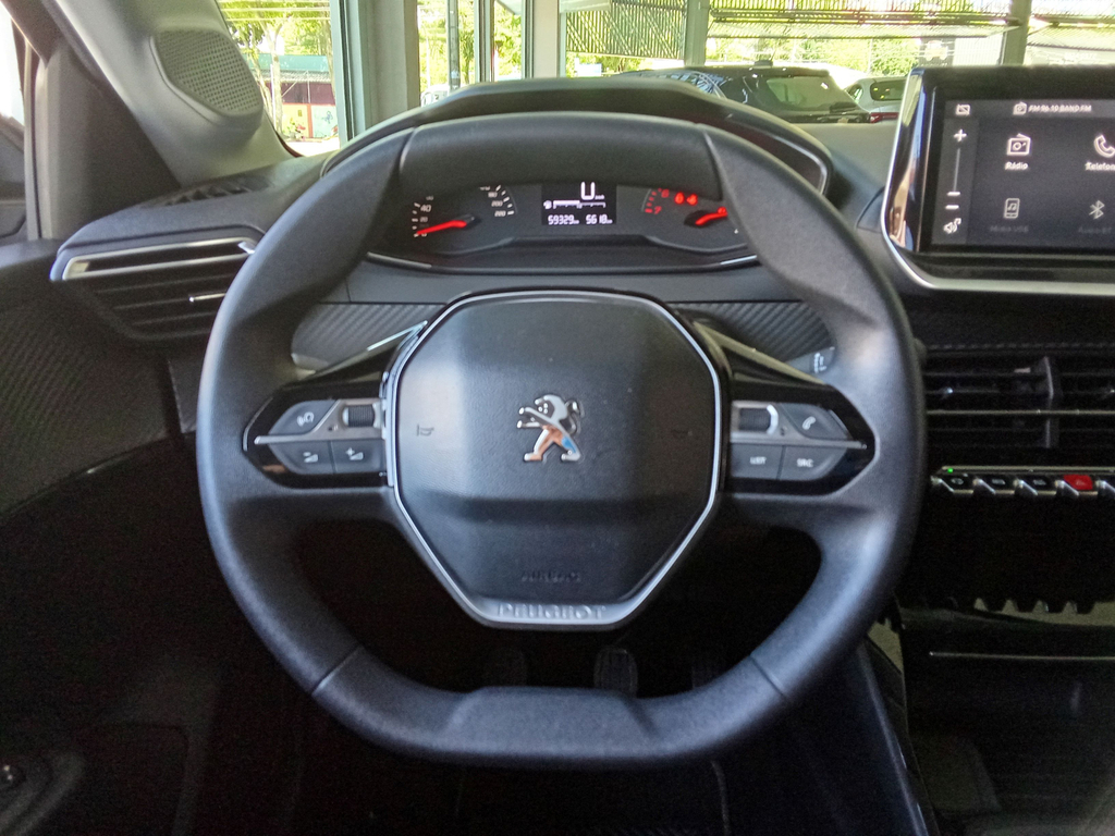 Peugeot 208 Preto