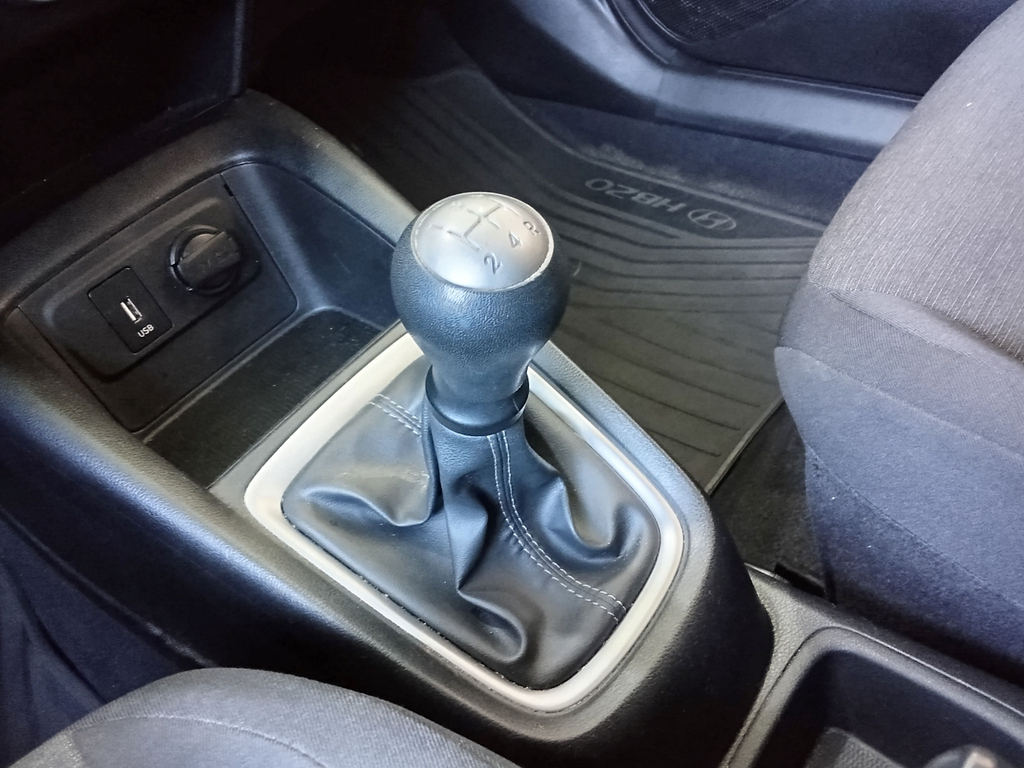 Hyundai HB20 Prata