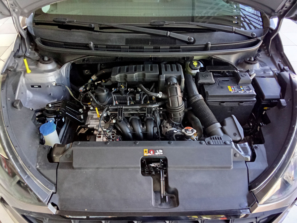 Hyundai HB20 Prata