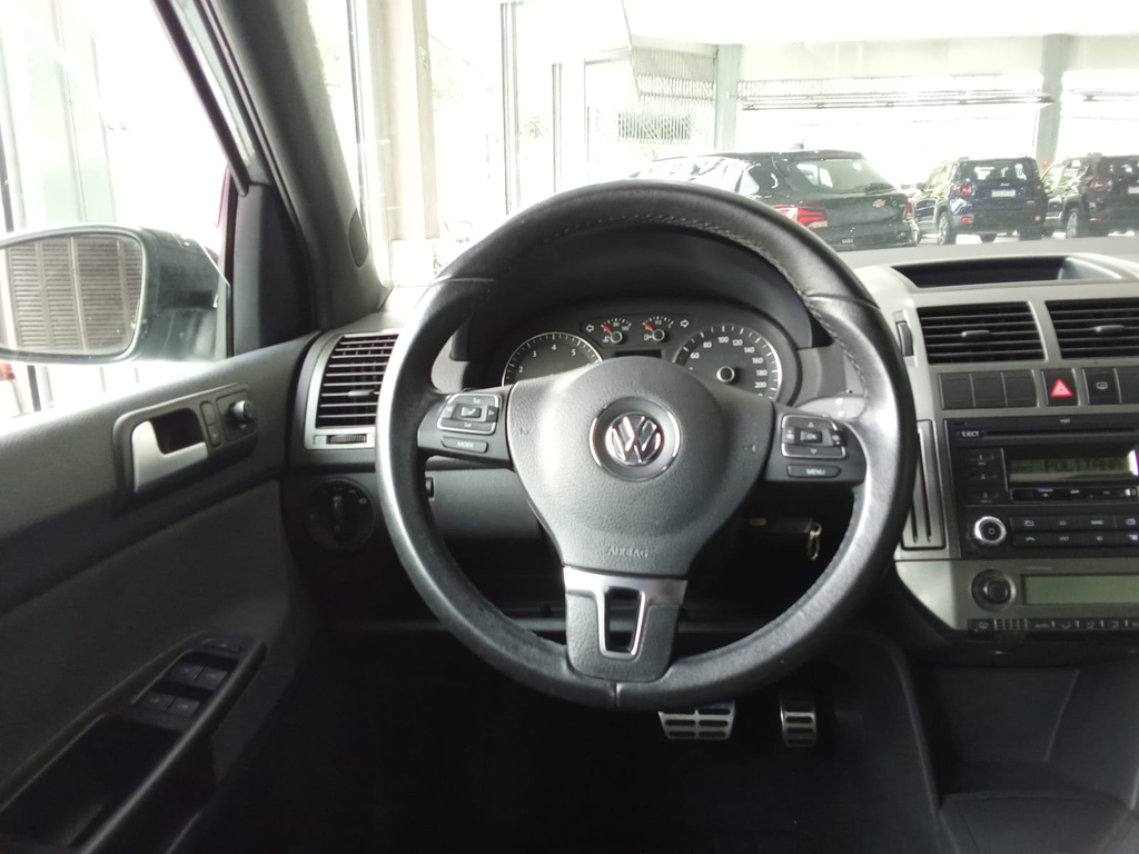 Volkswagen Polo Cinza