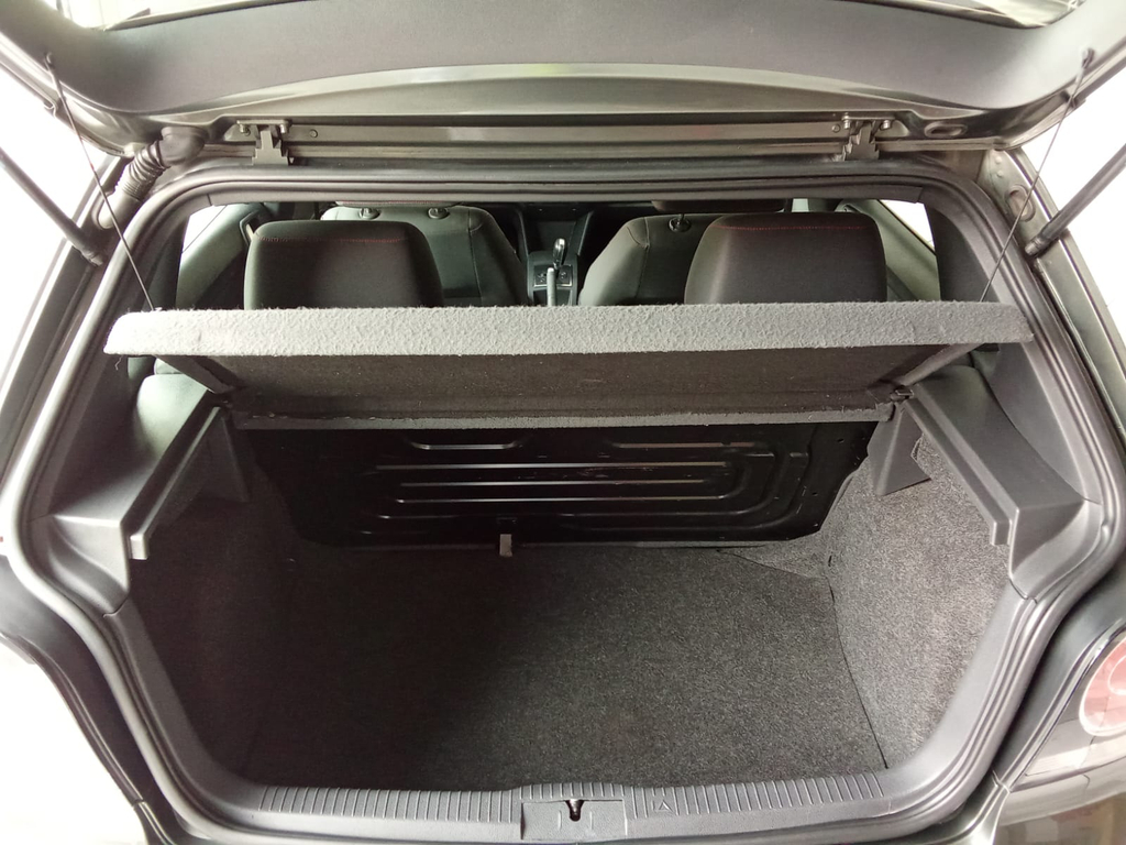 Volkswagen Polo Cinza