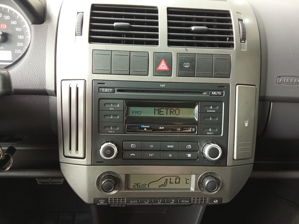 Volkswagen Polo Cinza