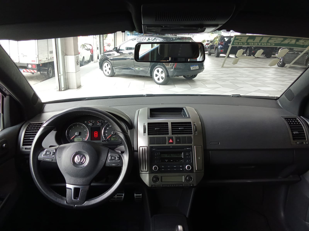 Volkswagen Polo Cinza