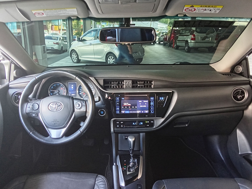 Toyota Corolla Preto