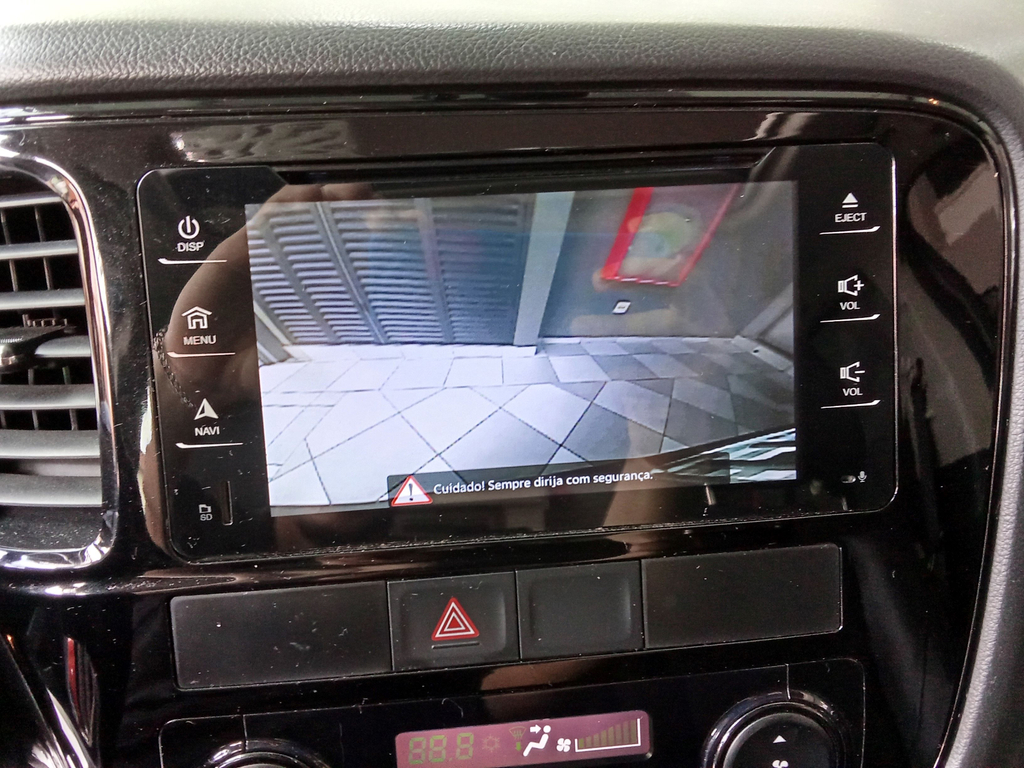 Mitsubishi Outlander Marrom