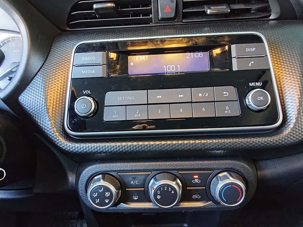 Nissan Kicks Branco