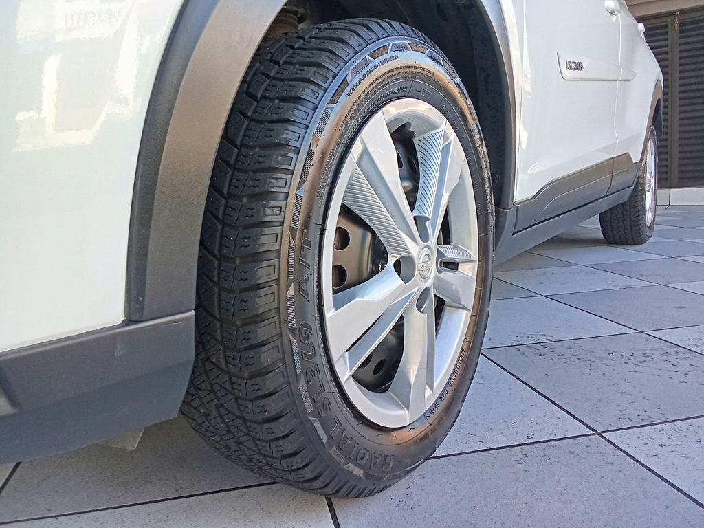 Nissan Kicks Branco