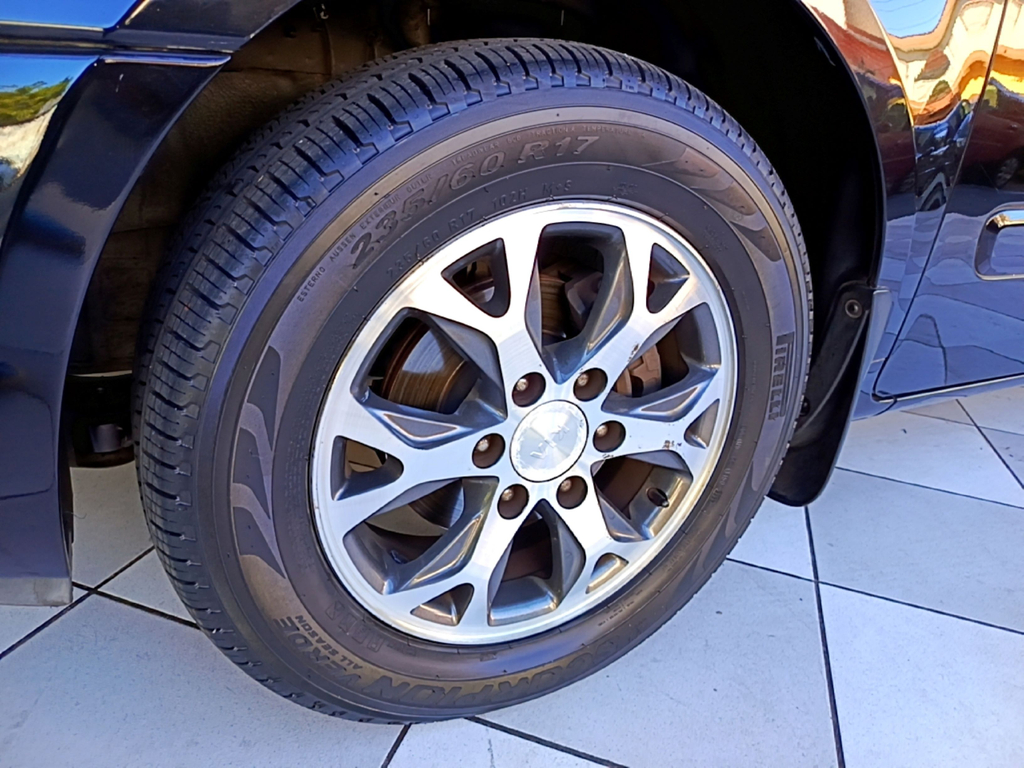 Kia Carnival Preto