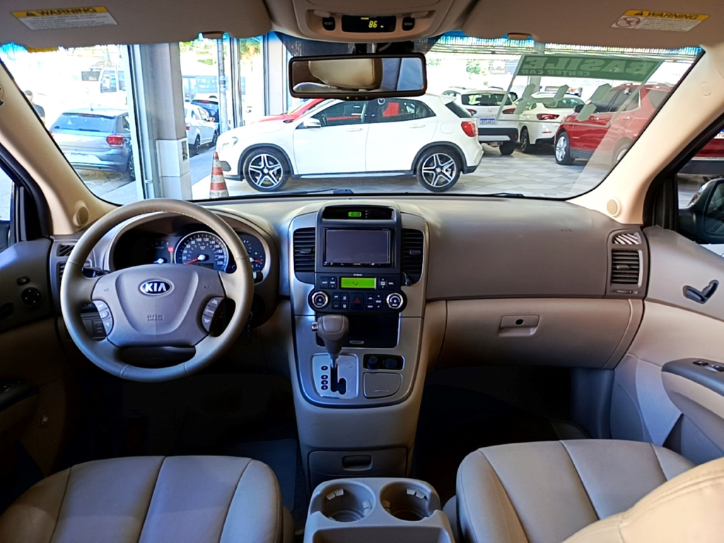 Kia Carnival Preto